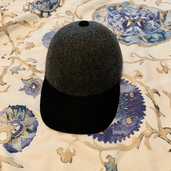 100% wool cap - Picture 1 of 4